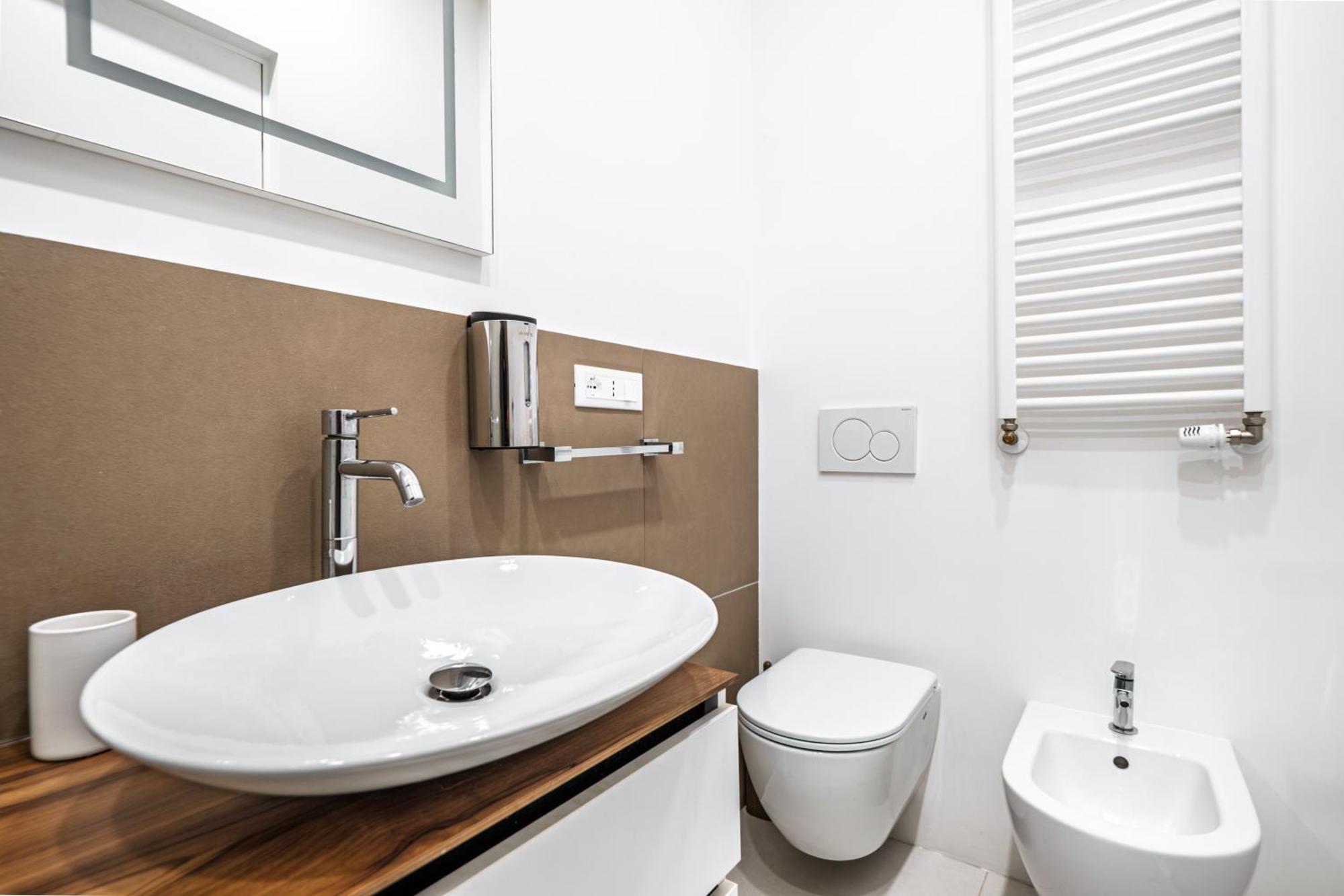 Stylish 1br, 2bath Castel Sant'angelo 6a *
